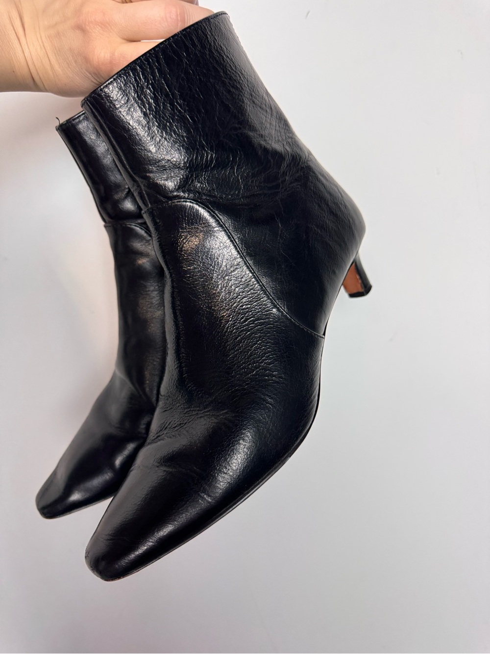 Madewell The Dimes Kitten-Heel Boot in True Black - Picture 6 of 11